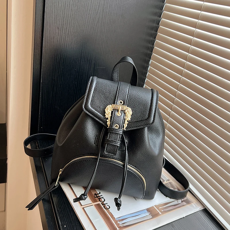 sac à bandoulière design chic pour femme – fourre tout en cuir d'inspiration vintage avec torsion moderne et fermeture à glissière sécurisée