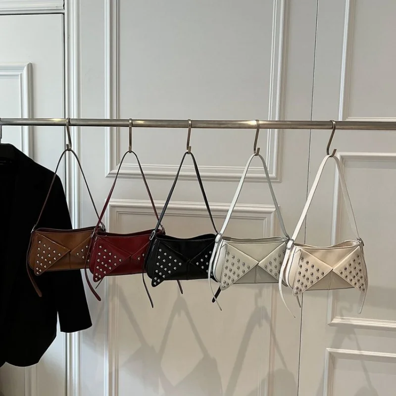 sac à bandoulière de luxe pour femmes, fabriqué en cuir fin, avec un look quotidien populaire, classique, élégant et vintage 