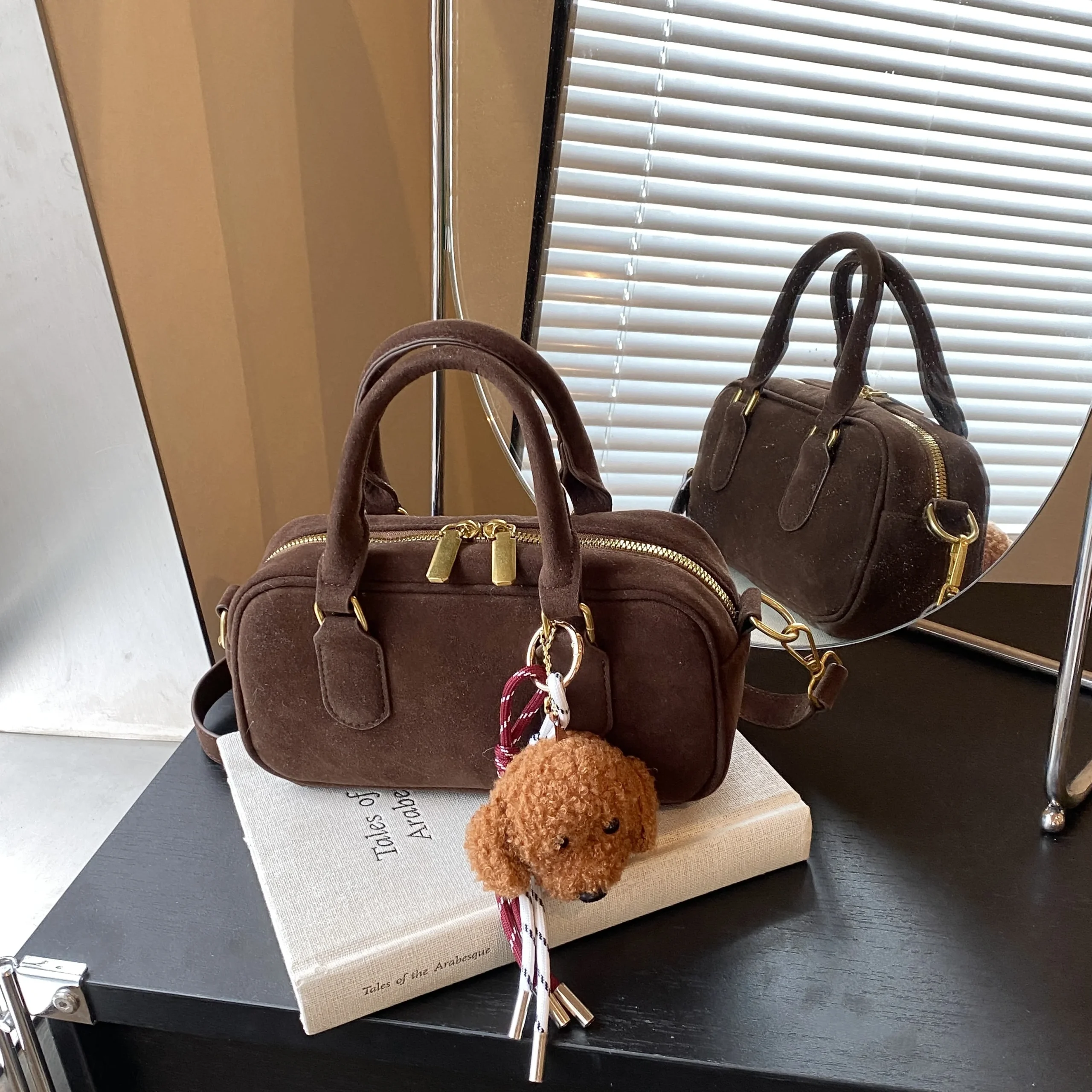 Sac à main conviviale ré rétro pour femme, sac à bandoulière élégant, sac à bandoulière, pendentif en peluche, haut de gamme