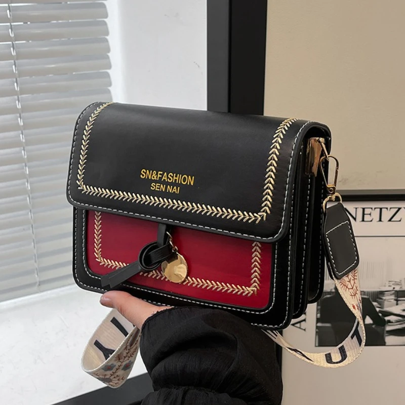 sac à la mode pour femmes, nouveau sac à bandoulière polyvalent, sacs à bandoulière de couleur contrastée, petit sac carré, large bandoulière
