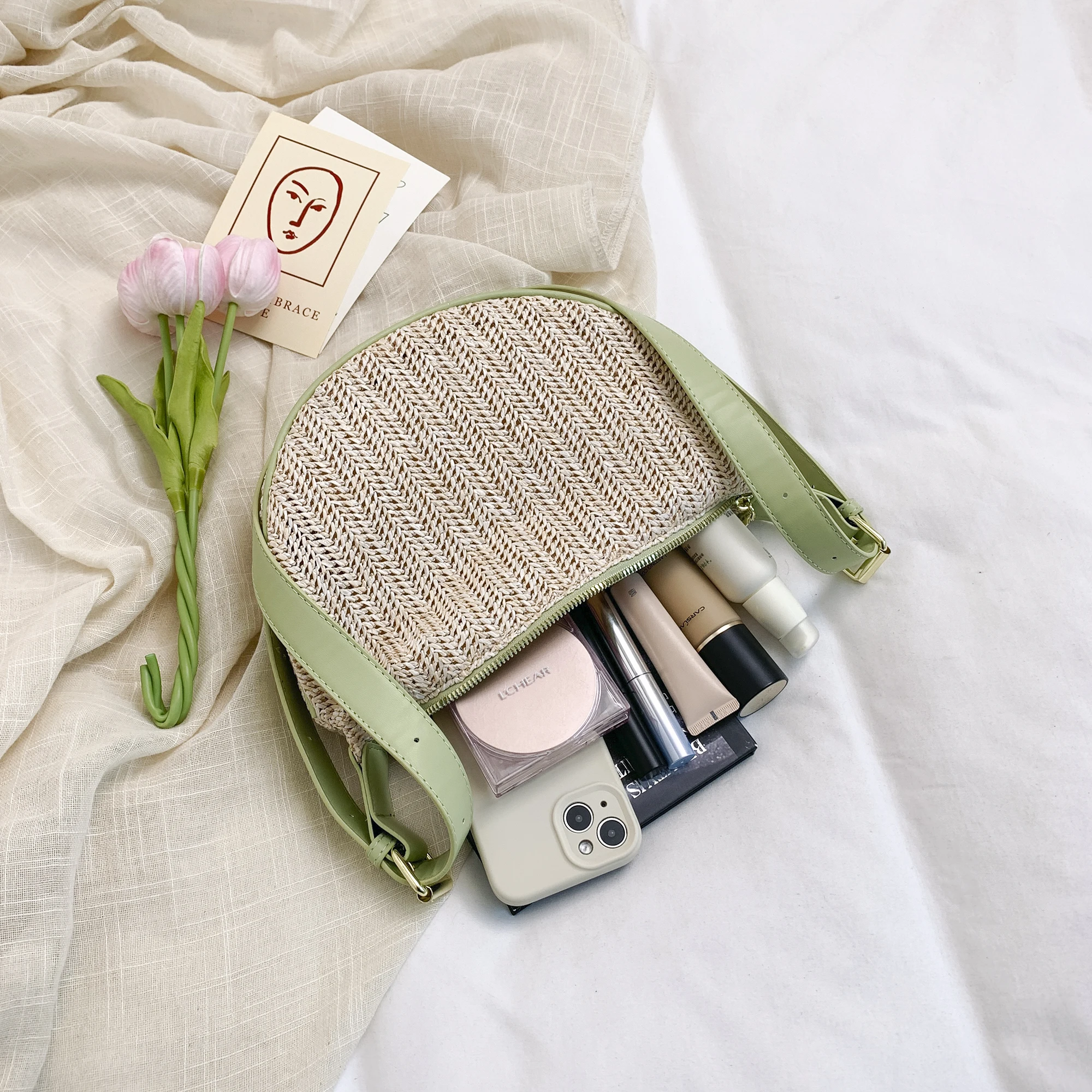 nouveau sac à main en paille à la mode pour femmes ; sac à bandoulière frais et élégant pour le travail et le shopping, polyvalent pour les femmes