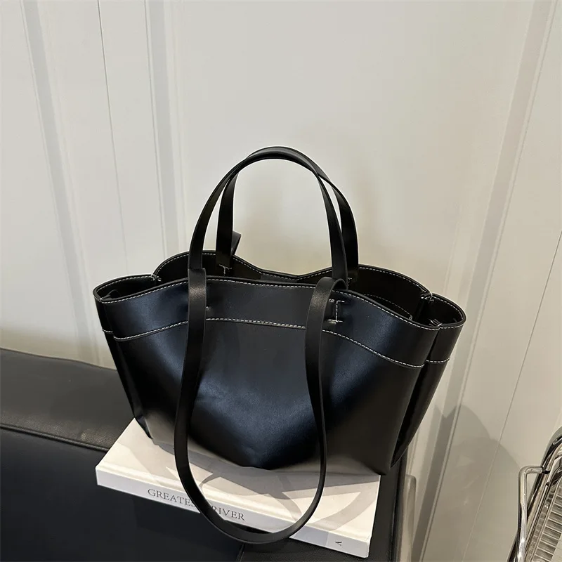 2025 été nouveau sac fourre tout rétro chic sac de banlieue de grande capacité pour femmes sac à bandoulière panier à main