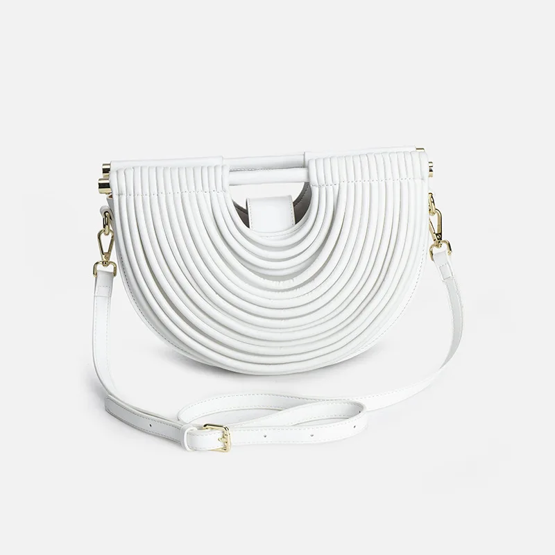 sacs à main pour femmes 2025 nouvelle marque de créateur de luxe en or sacs à nouilles tissés à la main corde nouée tirée demi lune argent pochette de soirée