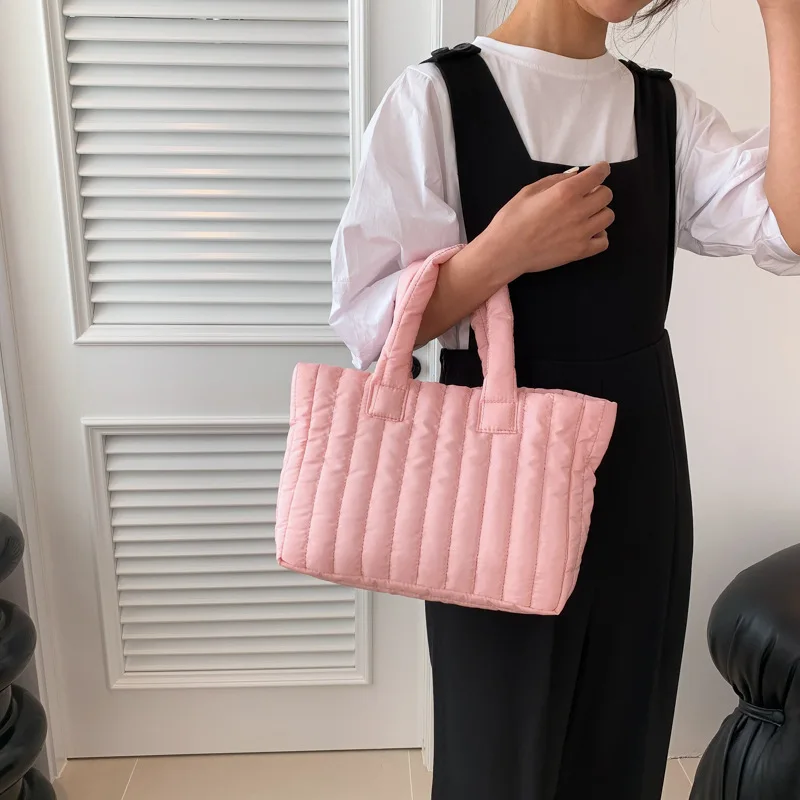 sac à main de niche simple de grande capacité pour femmes, manteau en coton à une épaule, fourre tout brodé populaire, nouvelle collection 2024