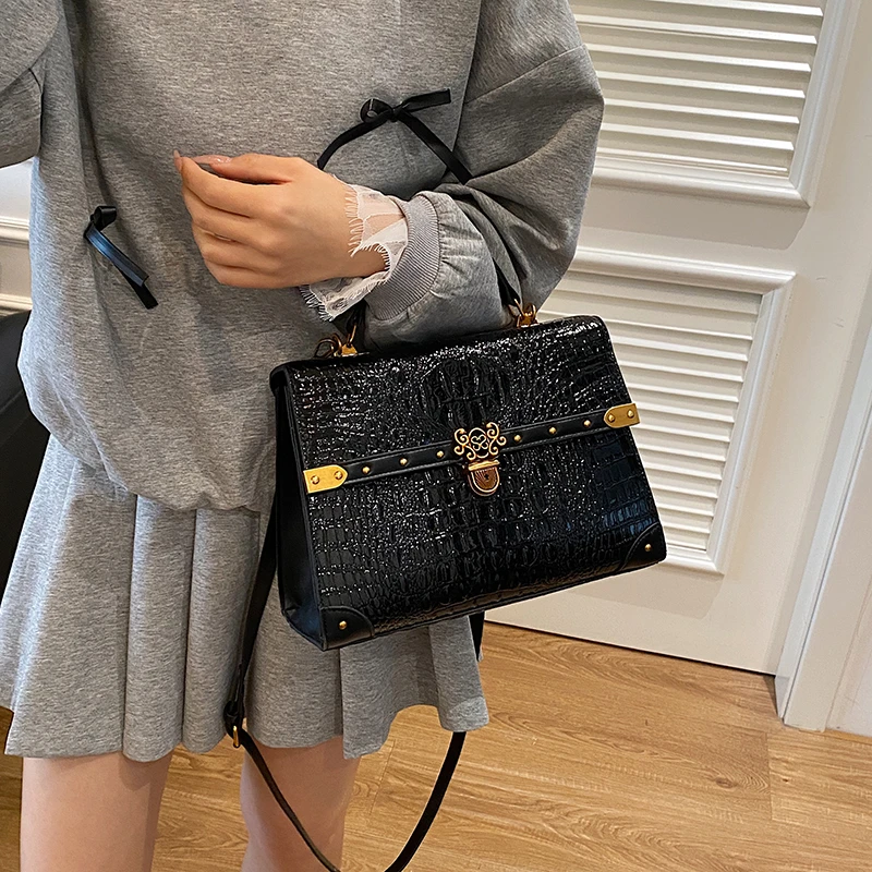 sac à main violet de luxe classique pour femmes, sac à bandoulière de styliste de bonne qualité en cuir pu solide, petit sac carré, nouvelle collection 2025