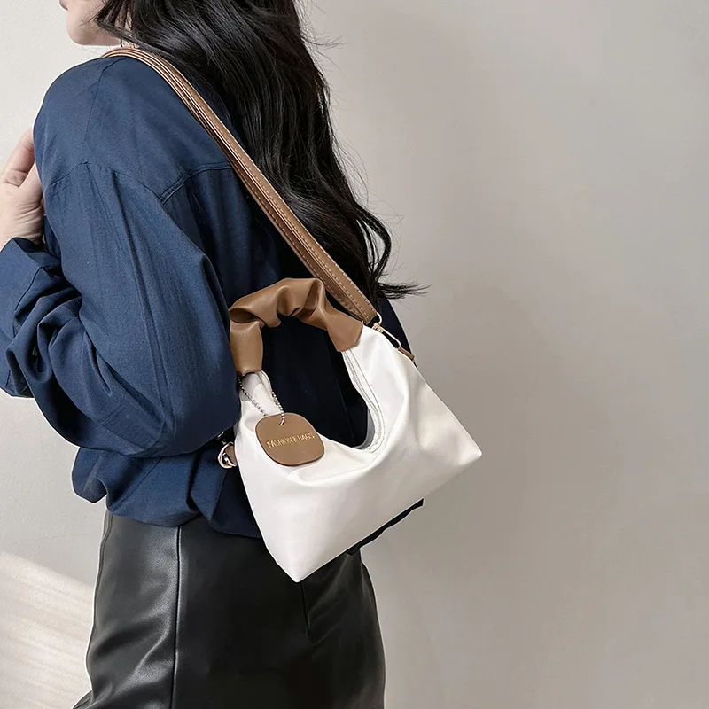Sac fourre-tout plissé pour femme, design confortable, peut être mis en bandoulière plus d'un sac à bandoulière initié