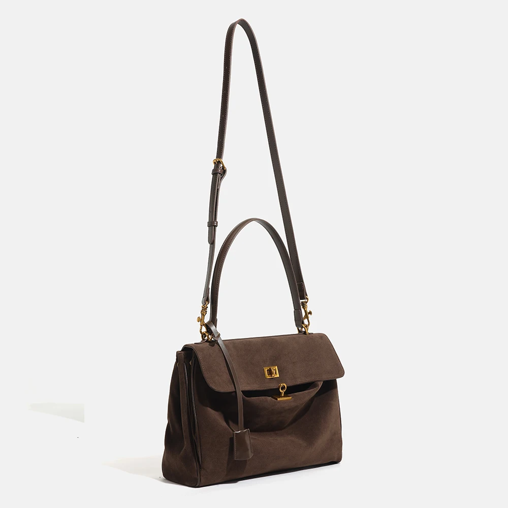 sac fourre tout, un sac sous les bras de banlieue de grande capacité pour femmes, un sac à bandoulière simple haut de gamme et polyvalent pour l'automne et l'hiver
