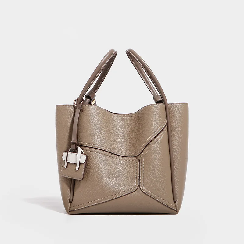 Sac fourre-tout automne et hiver nouvelle texture de cuir à la mode et polyvalent pour les déplacements, grand sac de grande capacité, sac à aisselles pour femmes
