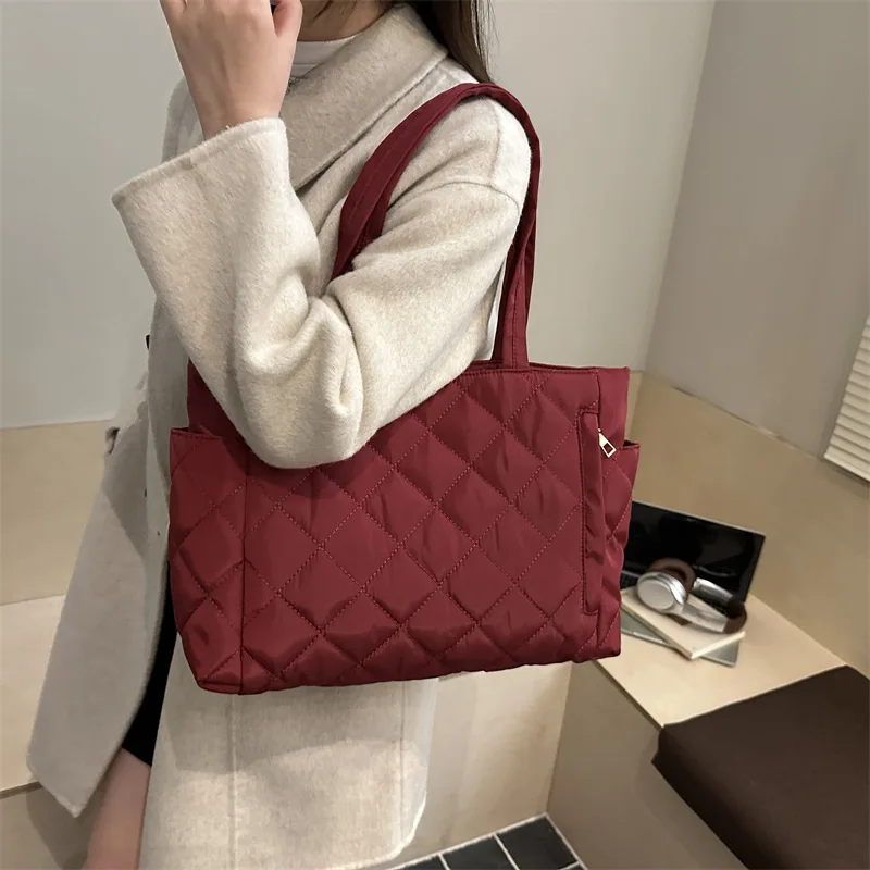 sac à bandoulière carré en nylon pour femmes, fourre tout matelassé, léger et décontracté, à la mode, en treillis de diamant, nouvelle collection automne hiver