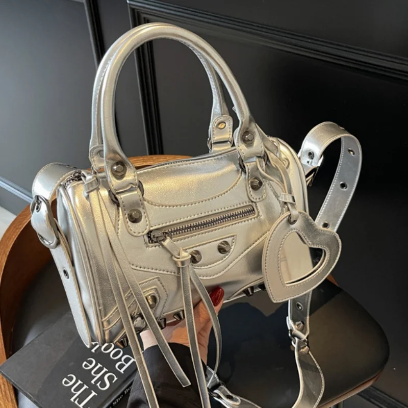 style classique, sac à main de style moto le plus vendu avec un design semblable à un oreiller, doté d'un style bandoulière unique et polyvalent