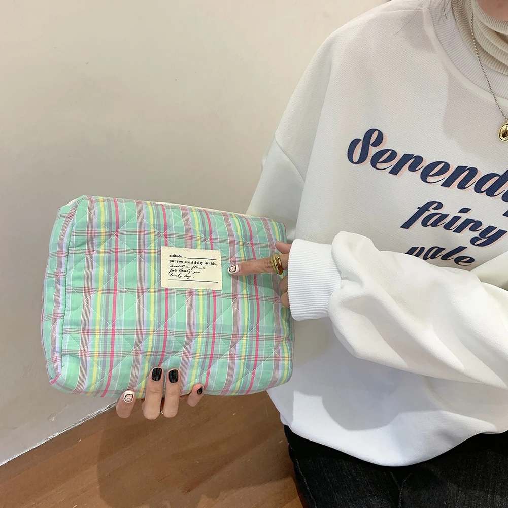 Sac de lavage matelassé pour femmes, pochettes de voyage à carreaux de couleur contrastée, pochettes de rangement portables, pochettes d'outils de maquillage, sac de maman