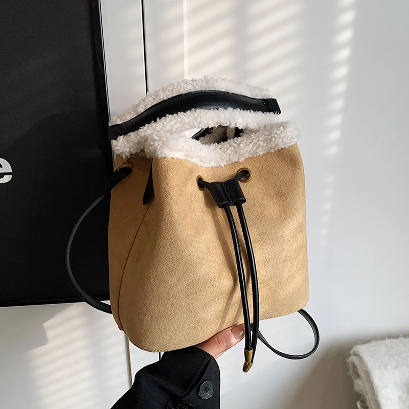 Petit sac à main en laine d'agneau pour femme, sac à bandoulière en cuir suédé pour femme, fourre-tout à poignée supérieure souple, designer de luxe, initié, E27