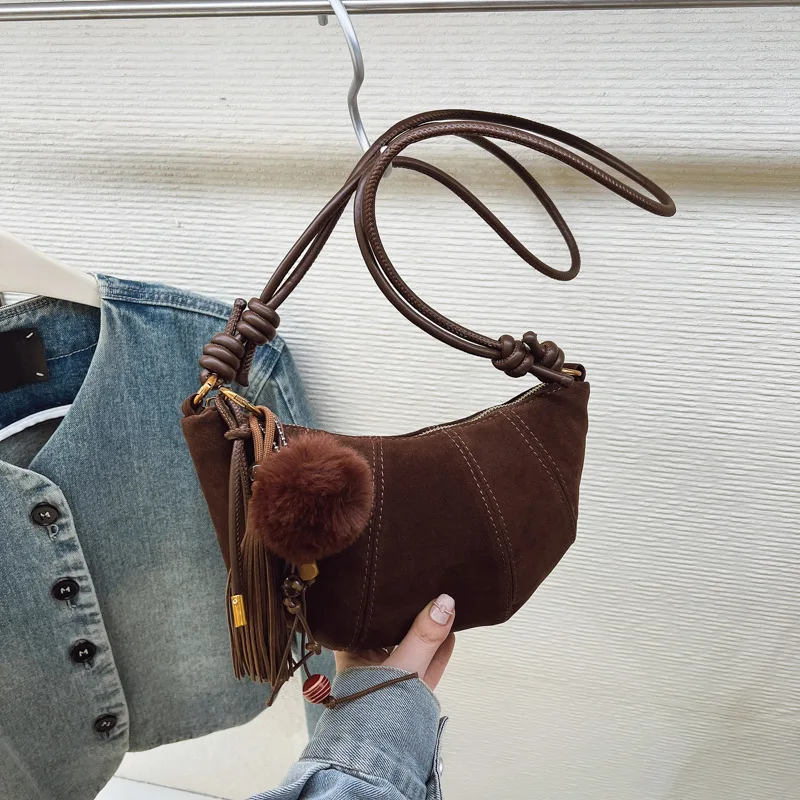 2025 nouveau sac croissant mat moka pour femmes, sac à main à bandoulière Hobo Vintage, sac à bandoulière marron doux, texturé et polyvalent ​