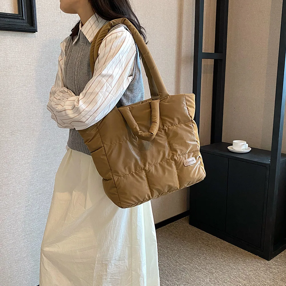 Sac à main matelassé à carreaux pour femmes, sac de transport à main bouffant de couleur unie, grande capacité, mode automne hiver