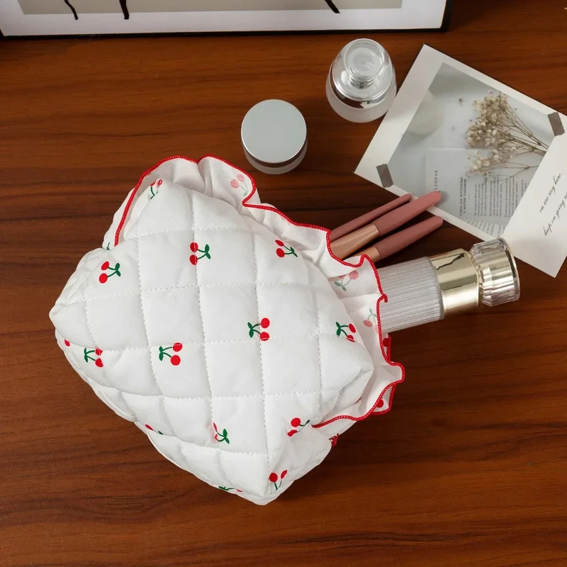 sac de maquillage matelassé à fleurs, grand sac à cosmétiques mignon, coquette, pochette de maquillage de voyage, sac de rangement de toilette esthétique portable à fermeture éclair