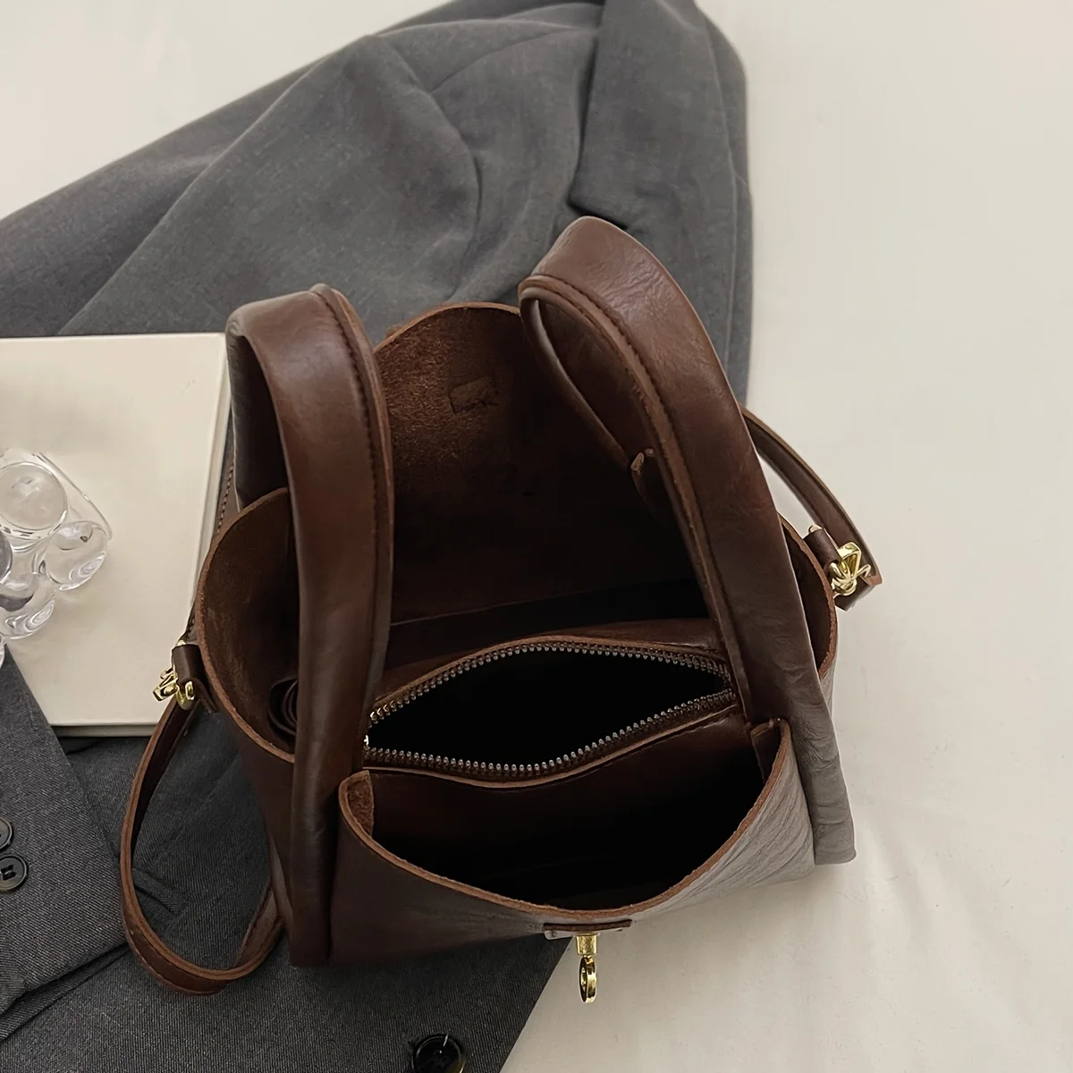 sac à main au design de niche classique et à la mode, sac à bandoulière simple rétro et polyvalent de tempérament quotidien,