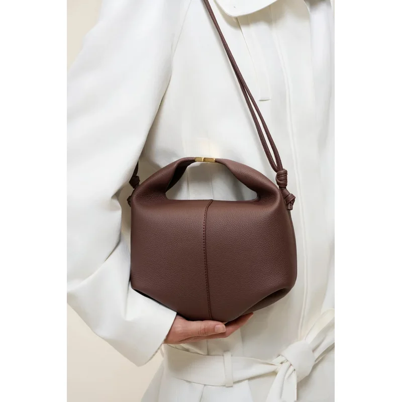 sac de boîte à déjeuner à main pour femmes, sac à main de niche à texture haut de gamme, sac à bandoulière bento pour femmes, sac de transport, nouvelle collection 2025