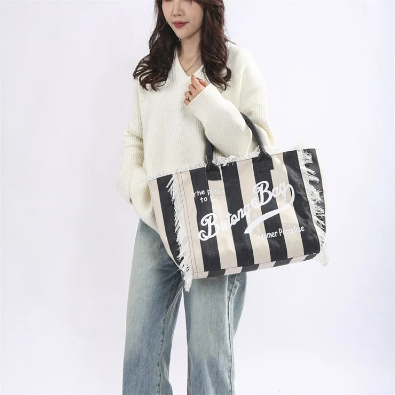 sac fourre tout à la mode pour femmes, fabriqué en cuir fin, inspiré du designer et look vintage décontracté 