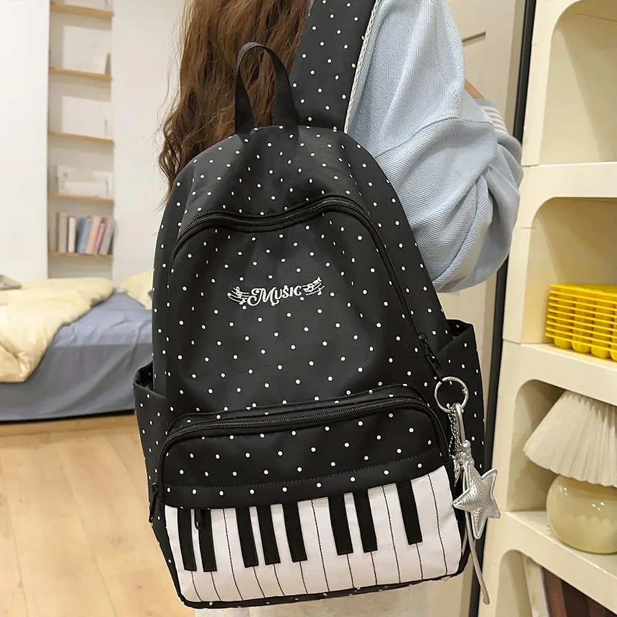 sac à dos décontracté en nylon 16,9 pouces à pois avec motif clavier de piano et pendentif pour adolescentes, idéal pour les voyages, le shopping et l'usage quotidien