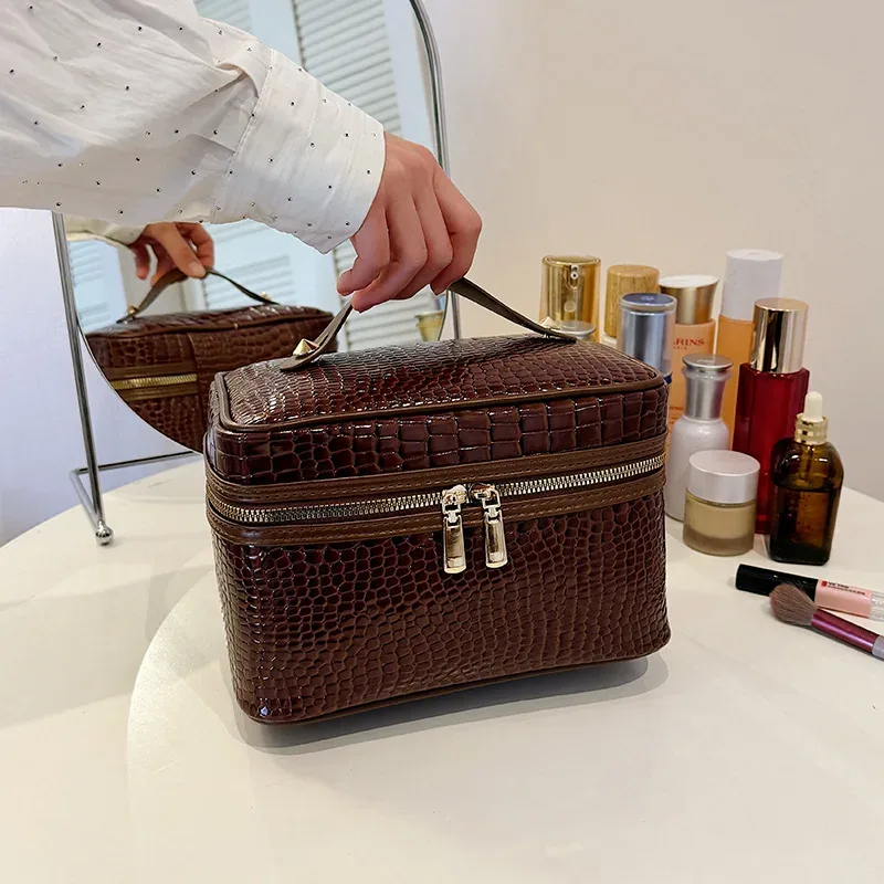 sac de maquillage à grande capacité à motif crocodile, sac de rangement cosmétique pour homme et femme, trousse de toilette, style nordique, matériau pu