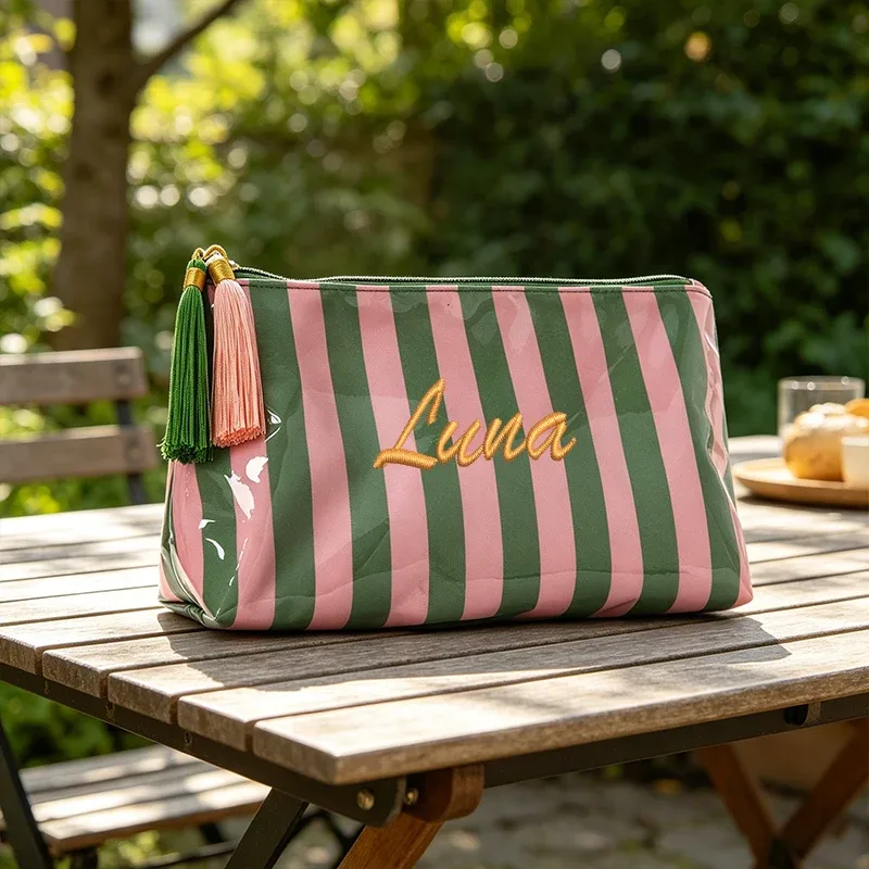 personnalisation de broderie / version standard, deux options, pochette rayée, trousse de maquillage exquise à fermeture éclair avec pompon, saison de rentrée scolaire, cadeau idéal
