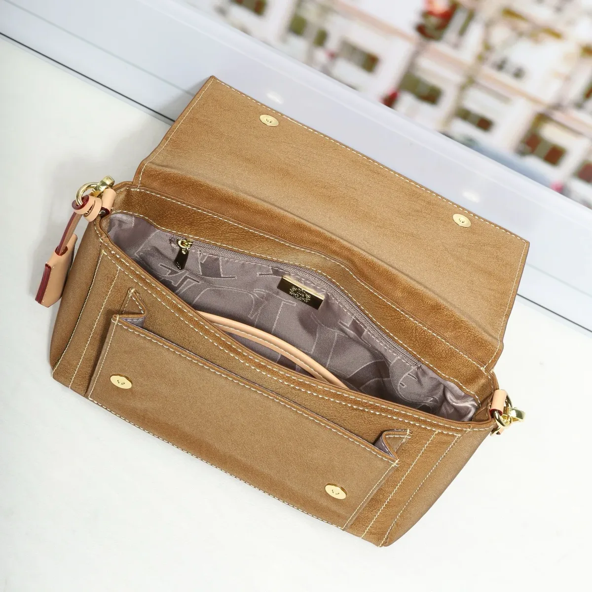nouveau sac à main pour femme, luxe léger, haut de gamme, avec large bandoulière, sac bandoulière décontracté et polyvalent, sac à main pour les trajets quotidiens