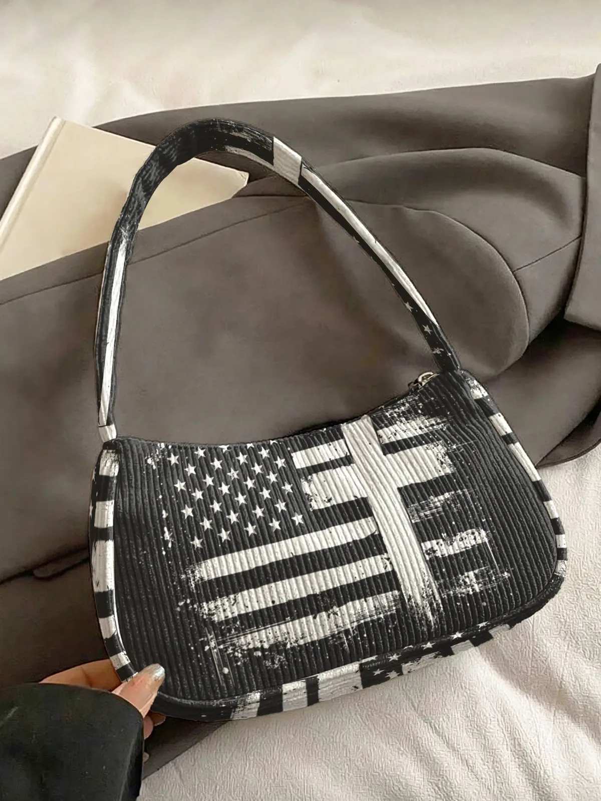 sac à bandoulière tendance imprimé drapeau américain vieilli, sac sous le bras en velours côtelé pour usage quotidien décontracté