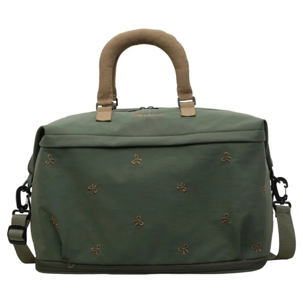 sac de voyage à grande capacité avec broderie en forme de nœud papillon, sac de voyage extensible en tissu oxford résistant à l'eau, sac fourre-tout à bandoulière pour la gym