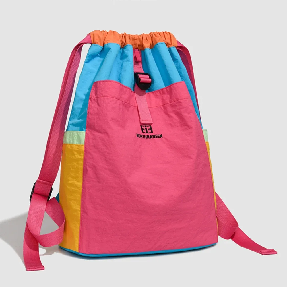sac à dos de sport multi-tons en patchwork avec cordon de serrage, sac à dos spacieux en nylon, sac durable pour l'entraînement de tennis, la randonnée et les voyages de week-end