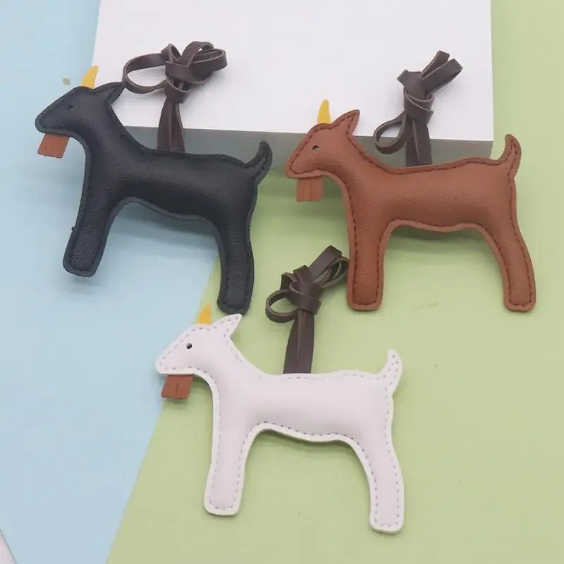 pendentif en cuir pu en forme de chèvre pour décorer sacs à main, sacs à dos et porte-clés