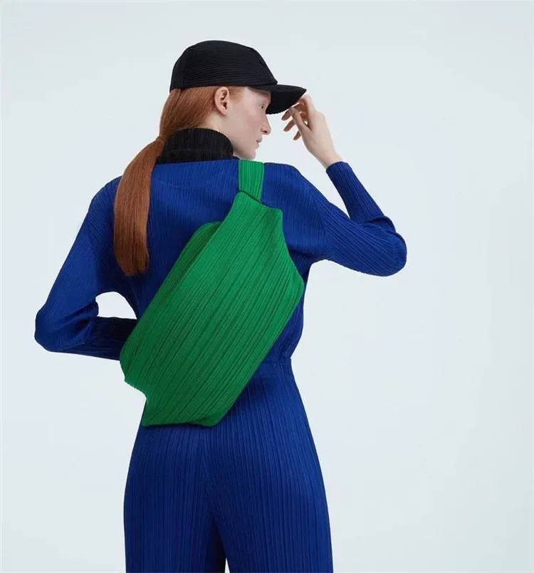 sac bandoulière miyake japonais décontracté et sportif, plissé, style gyoza, pour hommes et femmes, avec grande capacité et fermeture éclair simple -- sans étiquette