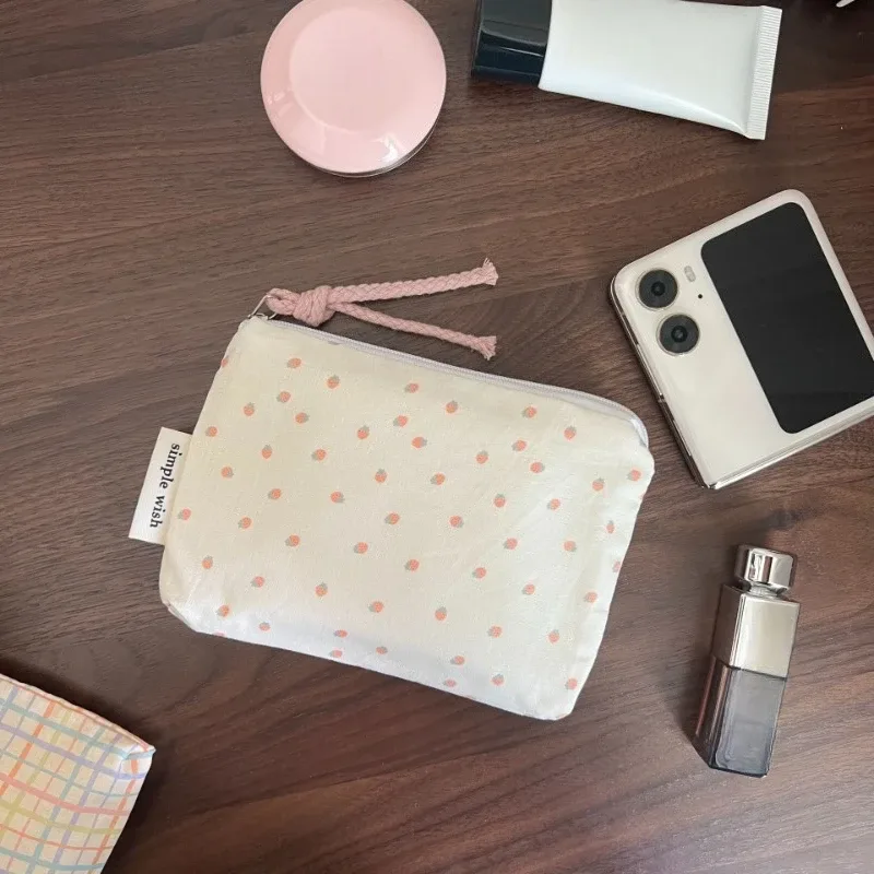 nouvelle pochette de maquillage tendance pour rouge à lèvres et serviettes hygiéniques, mini trousse de rangement cosmétique, sacs de voyage organisateurs pour femmes, petite pochette de rangement