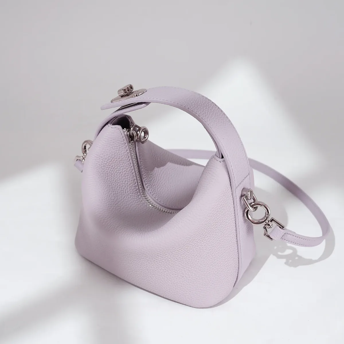 sac à bandoulière hobo pour femme en cuir véritable de luxe avec boucle, sac décontracté pour trajets quotidiens, sacoche pratique pour le déjeuner, sac de voyage croisé