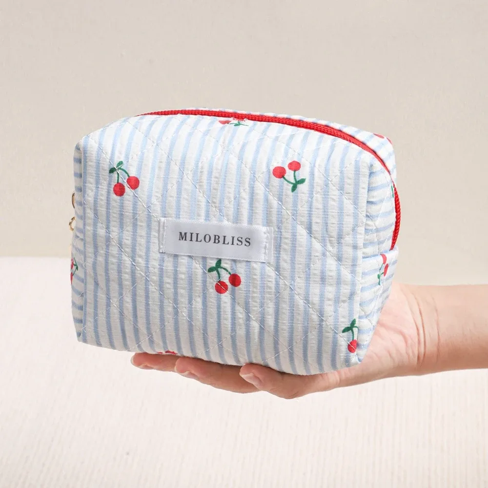 pochette de maquillage matelassée mignonne avec nœud cerise, étui à rouge à lèvres portable, organiseur de voyage pour câbles, écouteurs et chargeurs