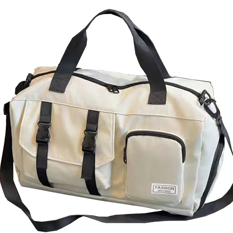 ce sac à dos aux couleurs neutres, conçu pour les hommes et les femmes, est idéal pour les voyages et peut être porté à la main ou à l’épaule.