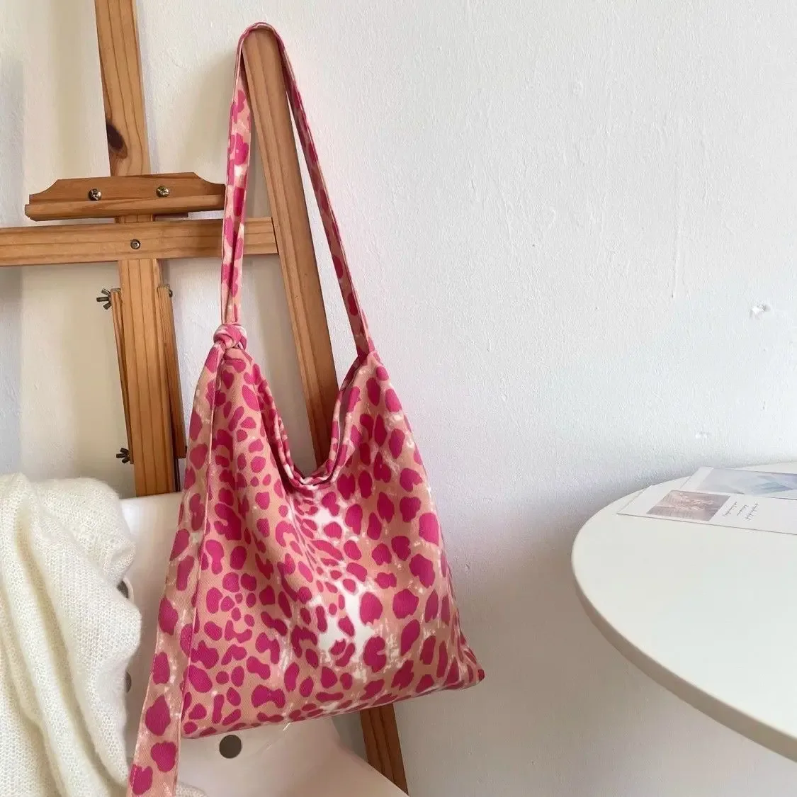 2025 nouveau doux cool framboise poudre léopard unique épaule sac à bandoulière pour femmes sac sac réglable velours côtelé sac