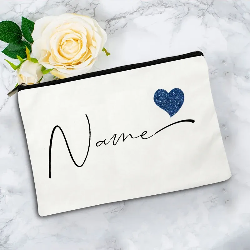 trousse de maquillage personnalisée avec nom en forme de cœur, sac de rangement pour articles de toilette pour femme, trousse à cosmétiques, cadeau de fête pour enseignant