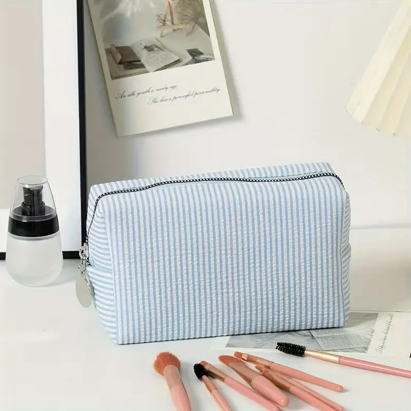 【nom personnalisé】trousse de toilette de voyage rayée, trousse à maquillage zippée - broderie de nom personnalisée, sac de rangement cosmétique portable en polyester, adapté pour les voyages, l'école, le dortoir ou la maison, un indispensable pour le dortoir |     design amusant |     fermeture éclair durable, trousse de toilette de voyage