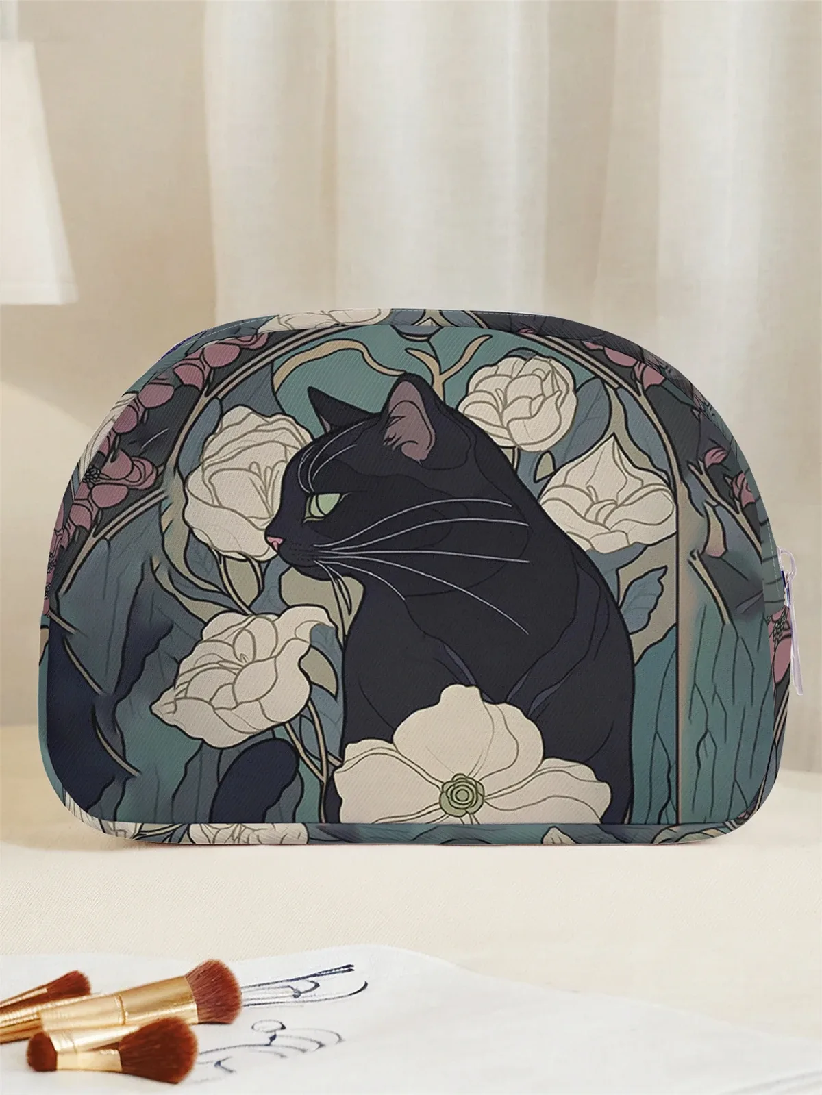 trousse de maquillage art nouveau à motif floral blanc et chat noir, avec fermeture éclair, pour le rangement des articles de toilette en voyage.