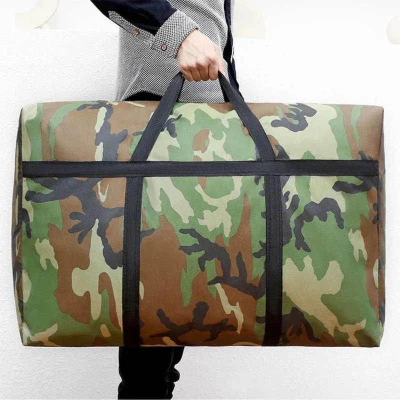 sac voyage polochon tissu oxford camouflage vert marron format rectangulaire grande taille poignées noires usage voyage robuste