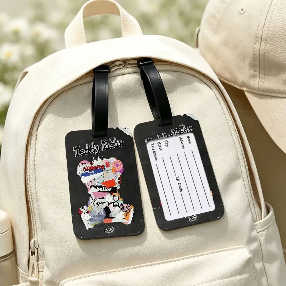 étiquette de bagage en pvc multi-scènes du groupe kpop s-stayc, design anti-perte avec carte d'information pour sac à dos et bagages de voyage.