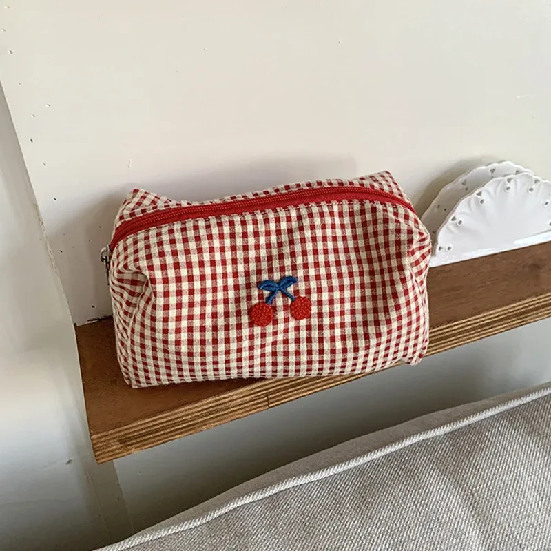 pochette de maquillage en coton à carreaux avec broderie cerise, sac de rangement cosmétique portable pour voyage, organiseur de toilette multifonctionnel
