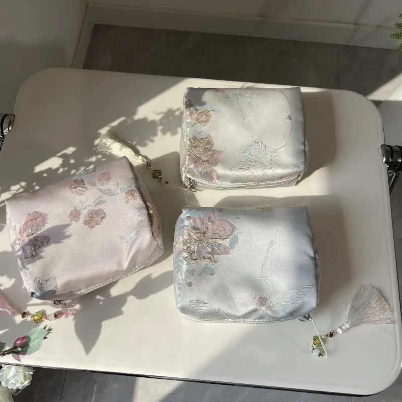 nouvelle trousse de maquillage brodée de style chinois, pochette cosmétique vintage portable, élégante pochette à main pour femmes et filles