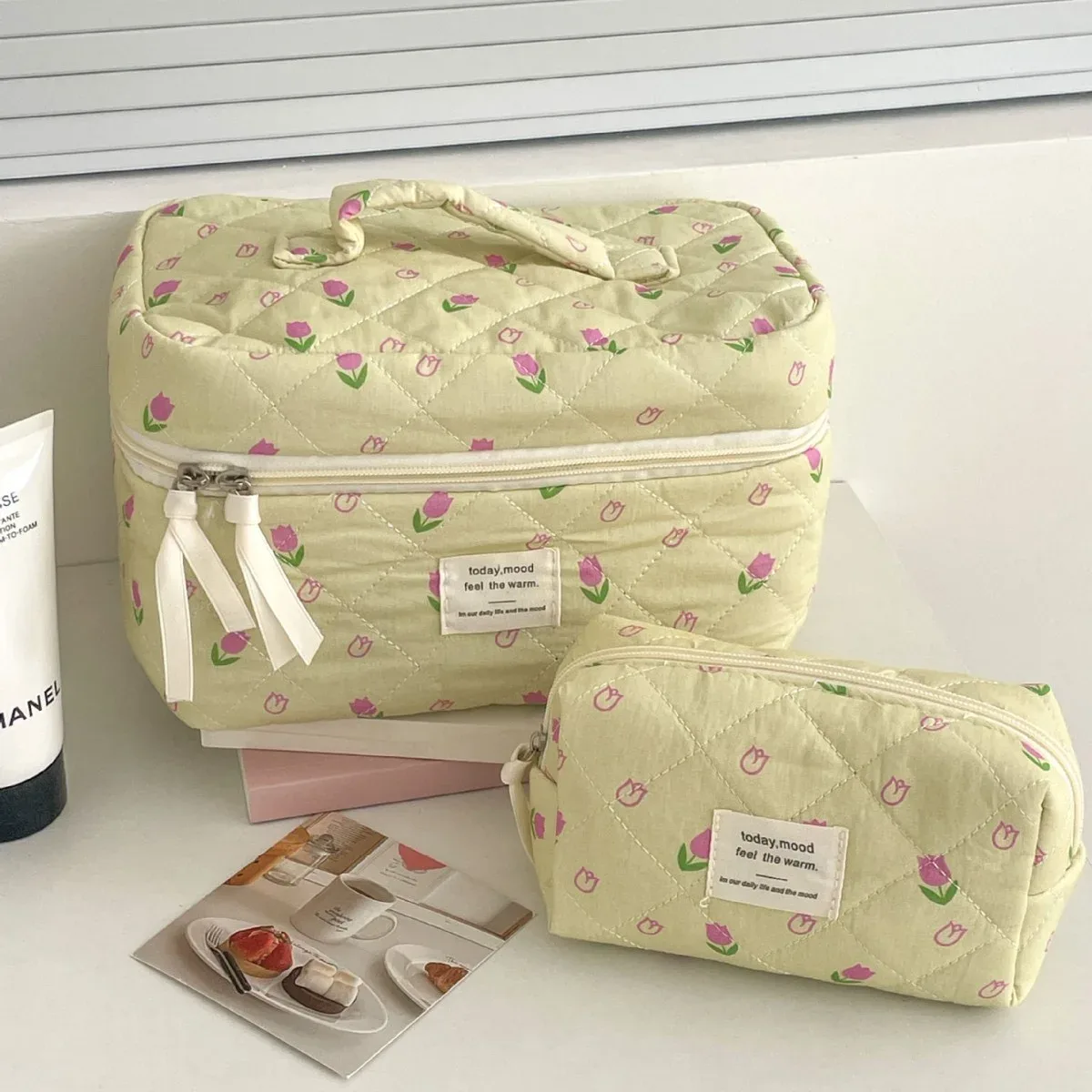 trousse de toilette rétro polyvalente yt avec motif à carreaux rouge et bleu et nœud rose, haute valeur esthétique, portable