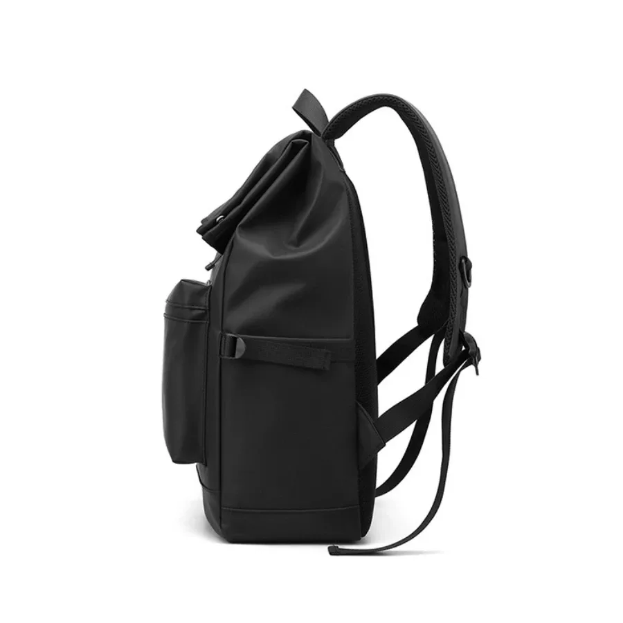 sac dos nylon noir design simple fonctionnel bandoulière arquée grand format polyester intérieur informatique décontracté voyage business