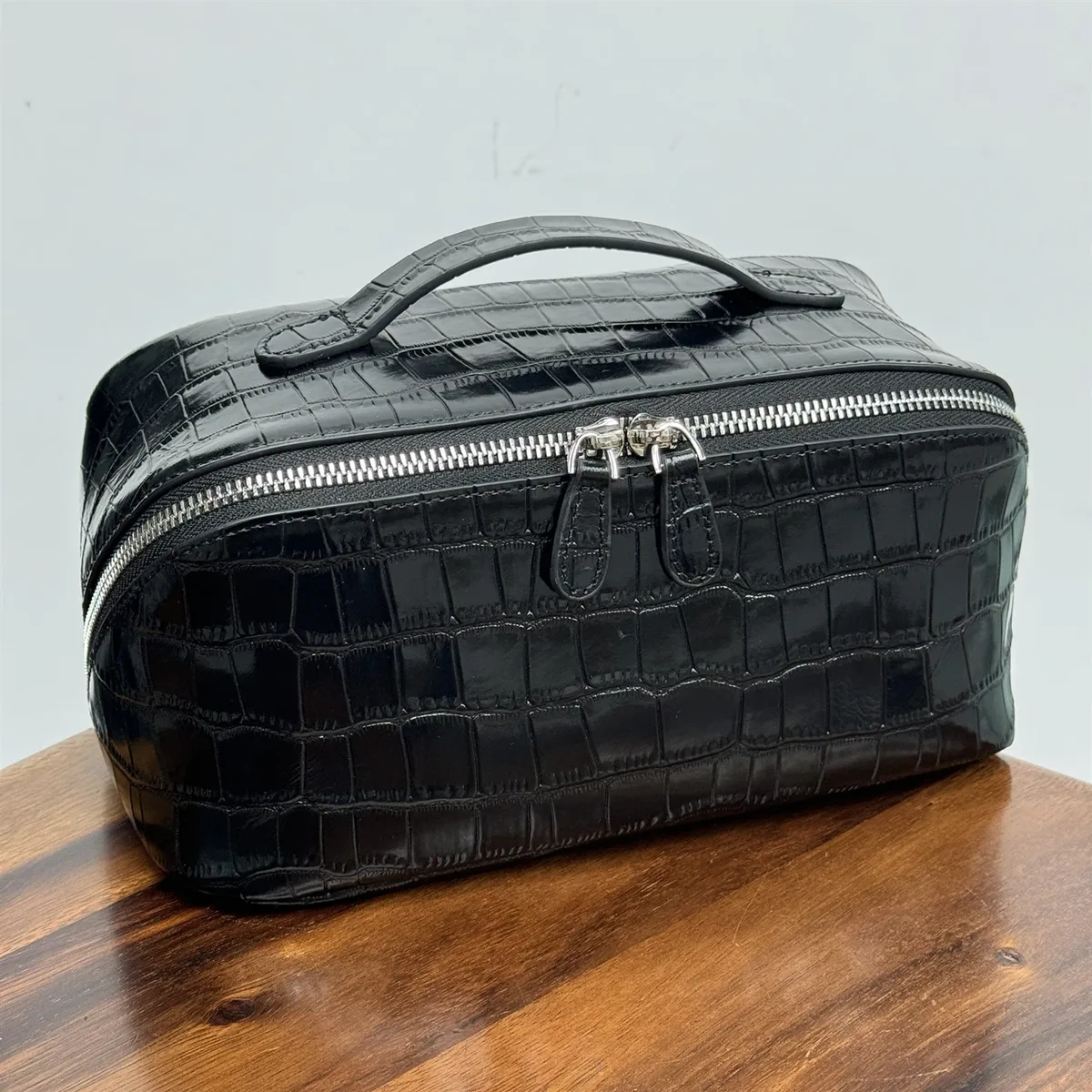 sac de maquillage en cuir véritable à motif crocodile, grande capacité, sac de rangement de voyage en cuir de vache, sac cosmétique portable avec initiales gratuites