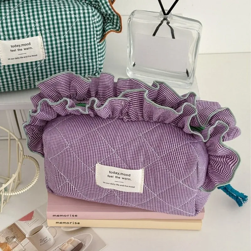 trousse de maquillage rétro à carreaux vichy grande capacité pour femme, pochette de voyage pour cosmétiques avec bord festonné et fermeture à nœud en ruban