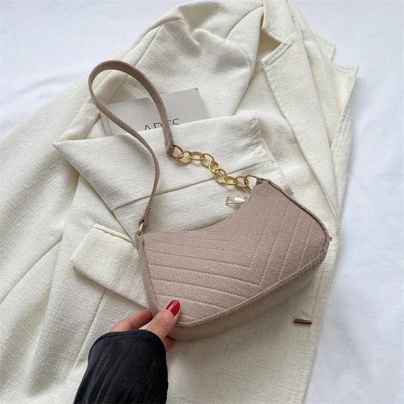 mini sacs à bandoulière pour femmes, sac en feutre à la mode, design avancé sous les bras, beaux sacs à main croissant, sacoche de selle 2025