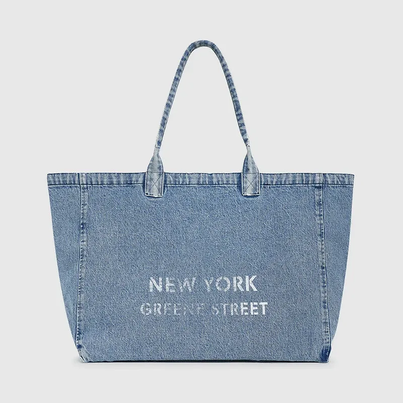 sac fourre-tout en jean délavé avec imprimé lettres de marque pour femme, grande capacité, sac à bandoulière quotidien pour femme, sac bandoulière en toile pour trajets quotidiens, nouveauté 2026