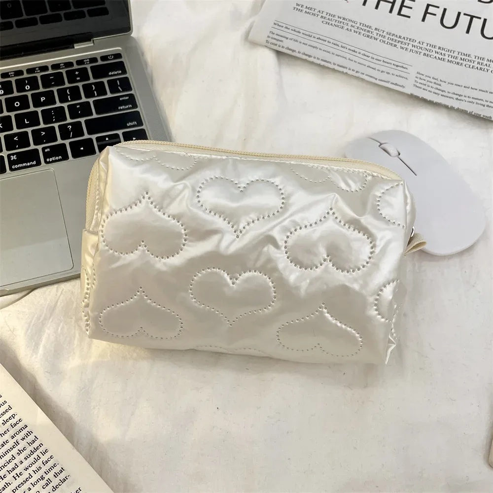 trousse satiny pu matelassé motifs papillons coeurs géométriques décontracté maquillage voyage cosmétiques blanc kaki gris vert argent doré